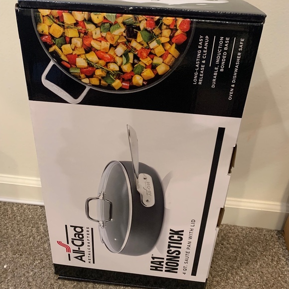 Brand new All clad Ha1 nonstick 4qt sauté pan - Picture 1 of 1